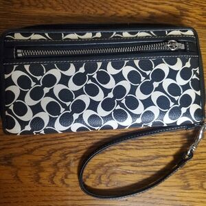 Coac Black and White Wristlet Wallet